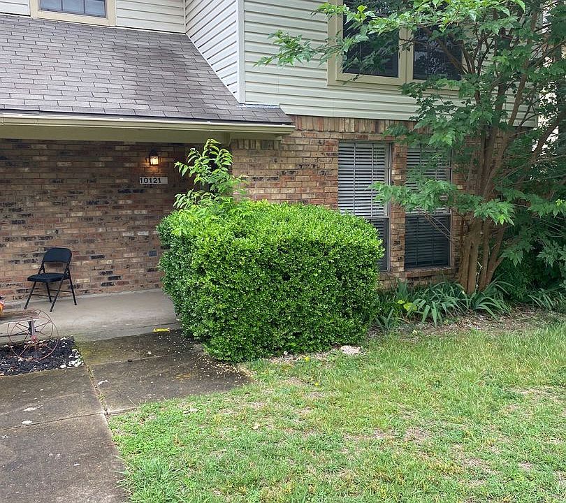 1st image of 10121 Camelot Dr