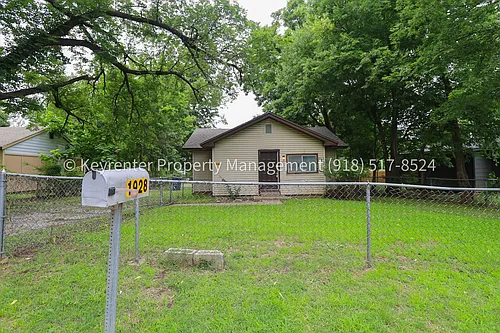 1928 N Columbia Pl Photo 1