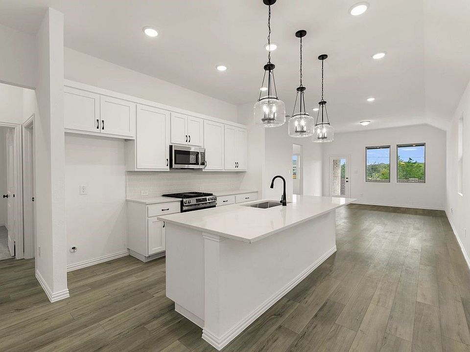 2nd image of 5941 Laurel Lake Ln