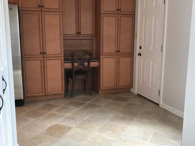 1130 Valleyview Dr — Photo 12