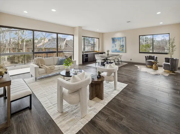 49 Briar Hollow Ln Unit 103, Houston, TX 77027