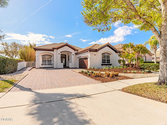 2nd image of 452 Venetian Villa Dr