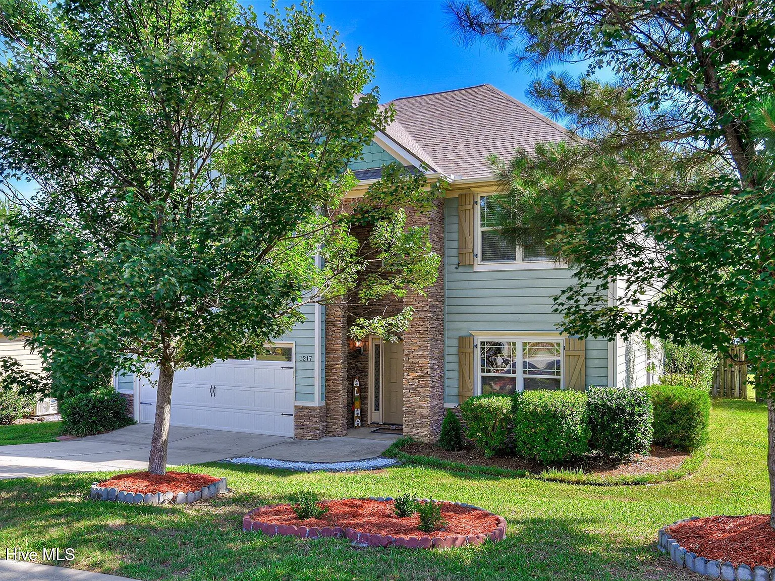 5 bed, 3.0 bath, 2900 sqft, $2,600 — Photo 3