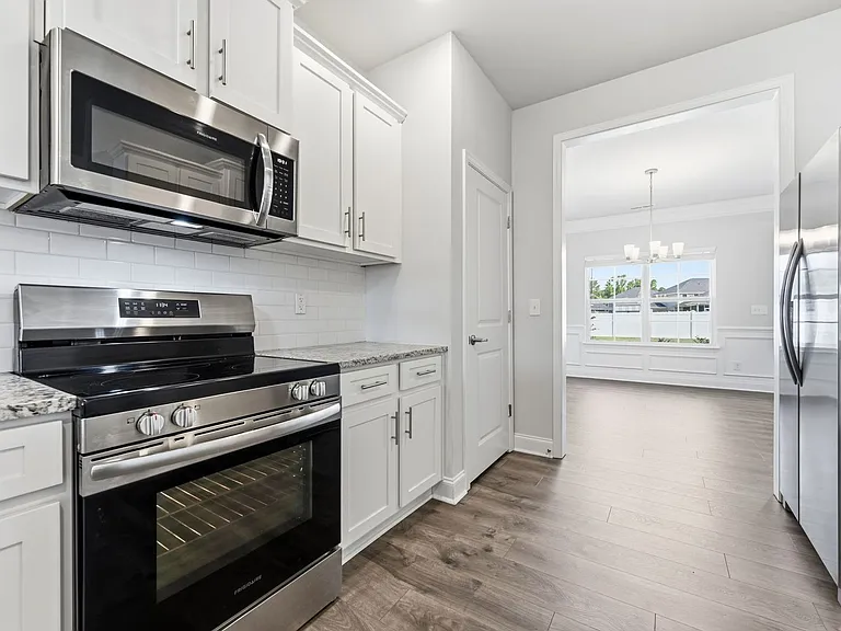 903 Eakins Ln — Photo 9