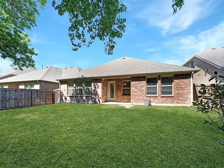 2920 Colorado Dr — Photo 20