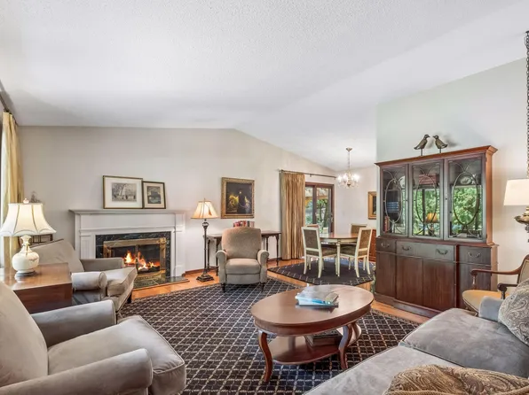 1605 W 132nd St, Burnsville, MN 55337