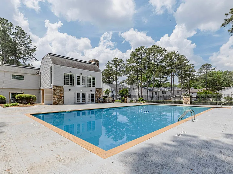 Manchester Ridge | Modern Living in the Heart of College Park — Photo 14