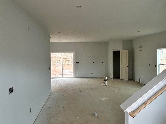 3rd image of 17 Torwood St