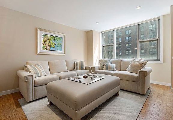 5th image of 301 E 79th St APT 4M