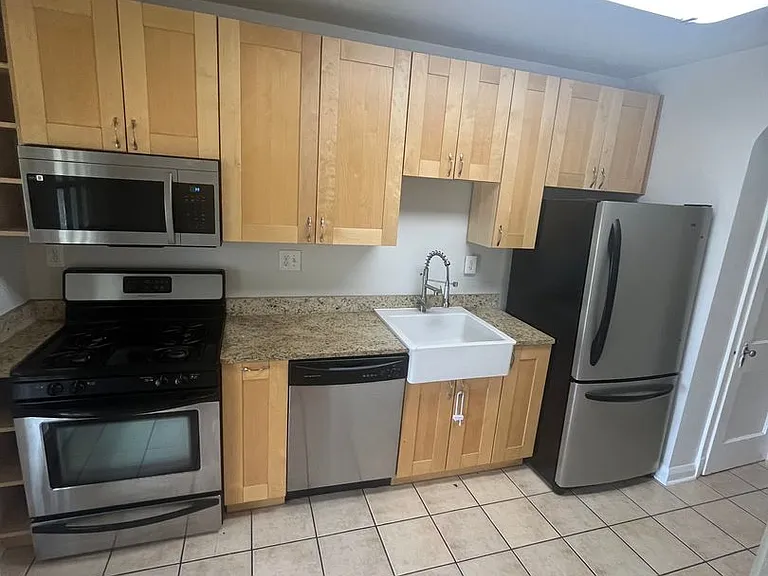3515 Parklawn Ave — Photo 6