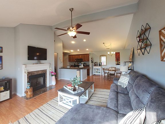 5th image of 4569 Thornhill Dr #201B