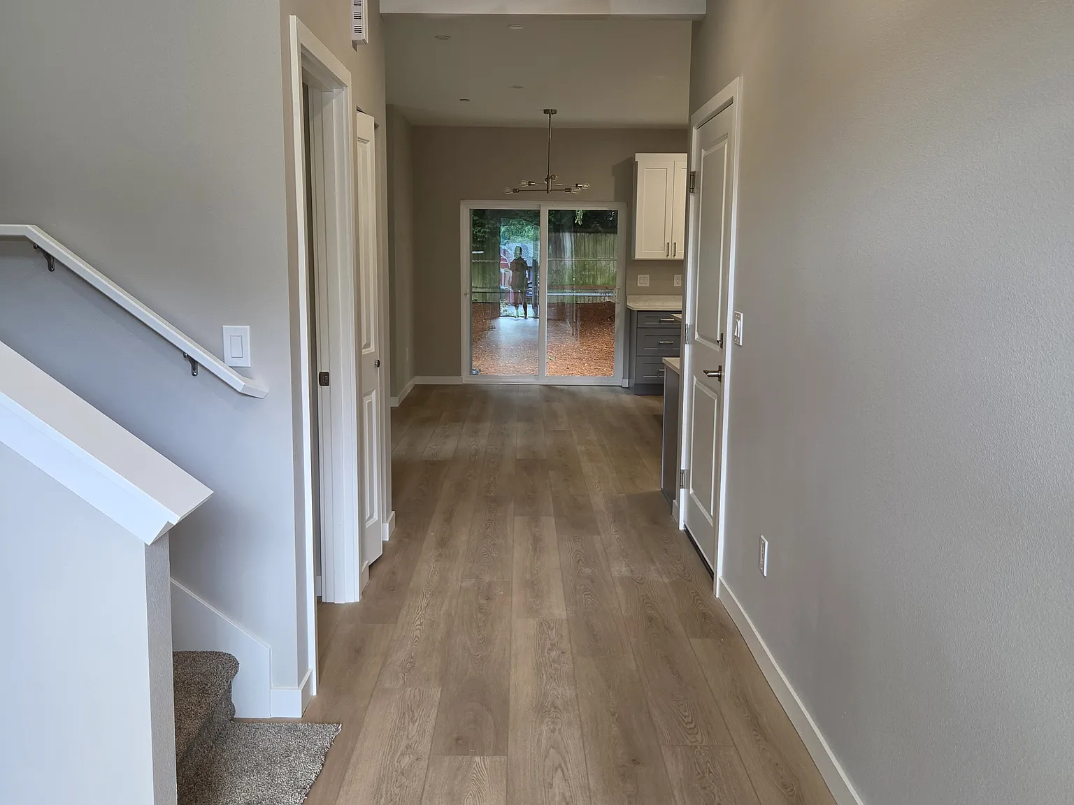 4 bed, 2.5 bath, 1608 sqft, $3,750 — Photo 2