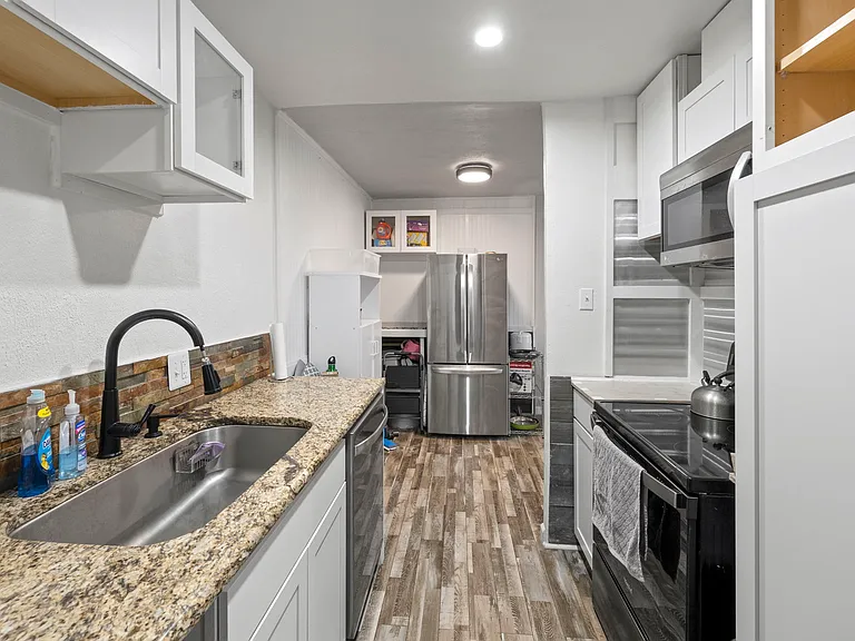 900 Saturn Dr #807 — Photo 4