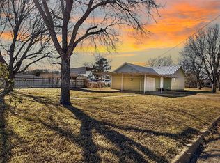 415 Colorado Ave, Graham, TX 76450