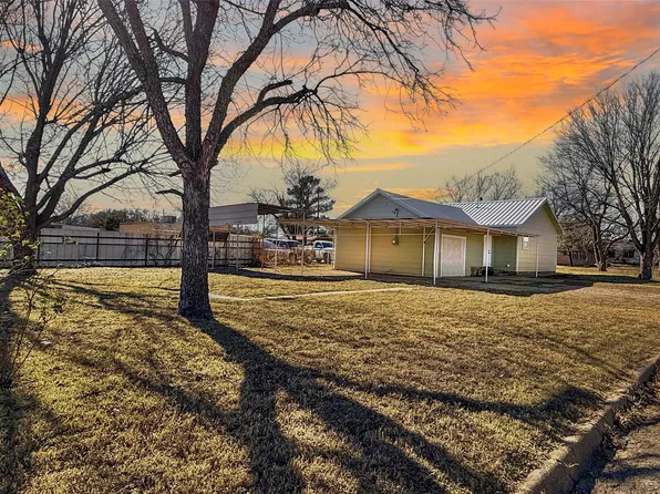 415 Colorado Ave, Graham, TX 76450