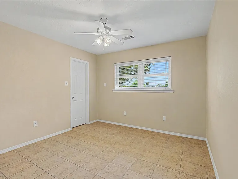 827 Pickney Ave — Photo 29