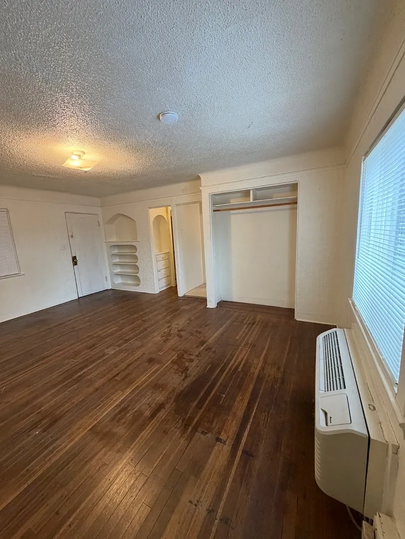 330 N Holly St #5 photo 1