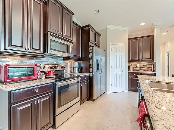 3rd image of 8510 Violeta St Unit 201