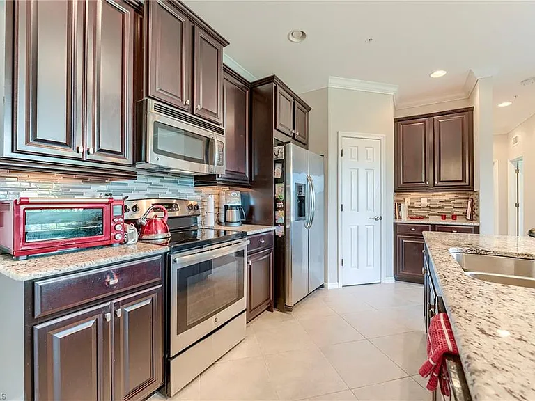 8510 Violeta St #201 — Photo 3