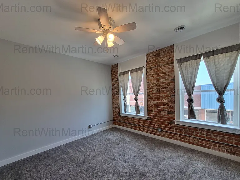 16 S Frederick Ave — Photo 7