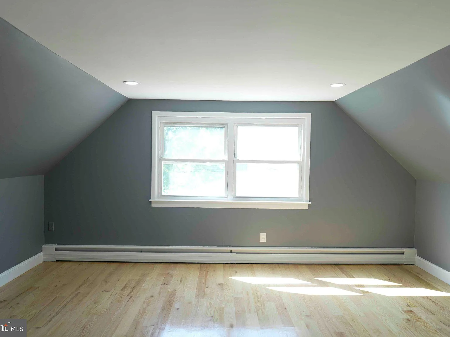 4 bed, 2.0 bath, 1624 sqft, $3,500 — Photo 4