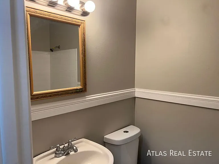 525 Kendall Ct — Photo 5