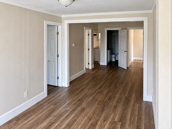 2nd image of 724 Cherry St