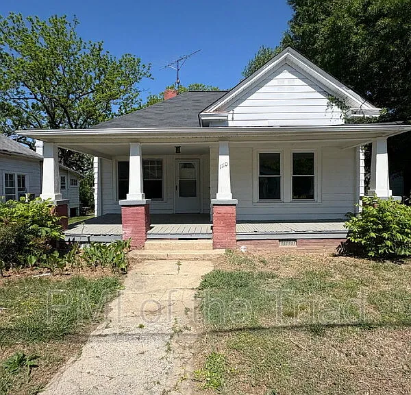 1110 Adams St — Photo 1