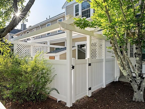5th image of 290 Allerton Commons Ln #290