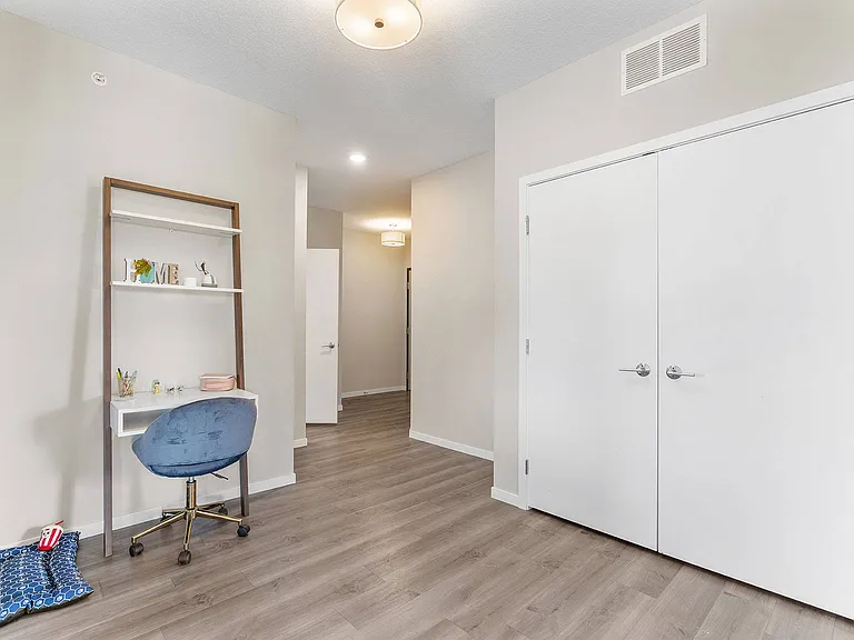 The Chamberlain Apartments — Photo 17