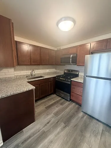 608 E 33rd Pl #201 Photo 1
