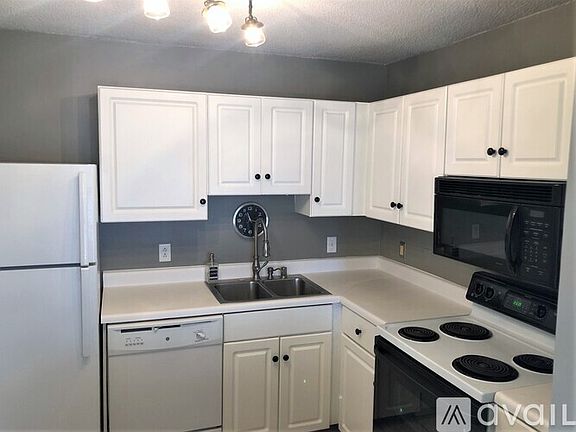 2nd image of 1660 N Prospect Ave Unit 1506