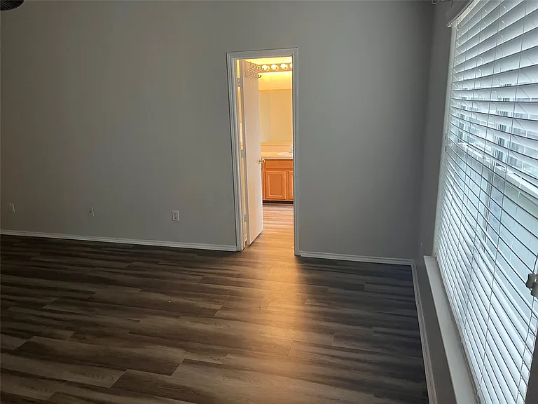 1907 Cold River Dr — Photo 21