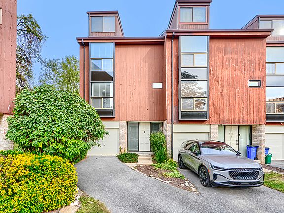 Front Exterior - End Unit