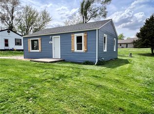 810 N 2nd St, Knoxville, IA 50138