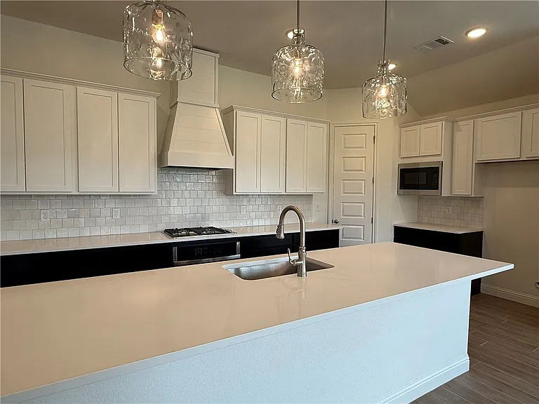 3709 Lamar Hollow Ct — Photo 5