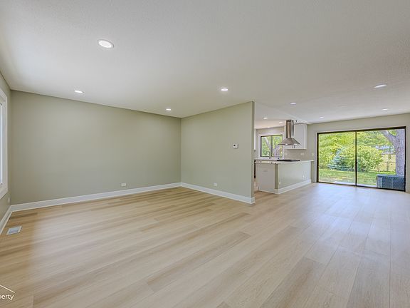 3rd image of 742 Voyager Dr