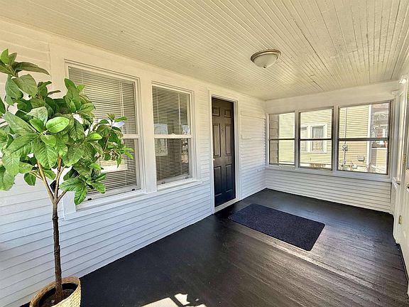 4th image of 1138 10th Street