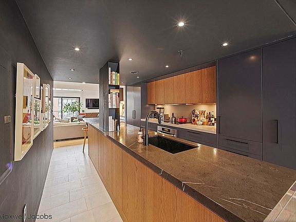 5th image of 260 W 22nd St Unit Penthouse