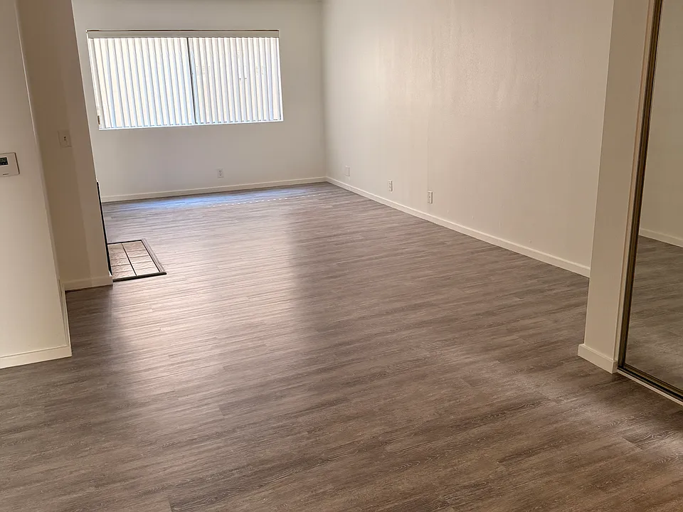 4434 Fulton Ave #108