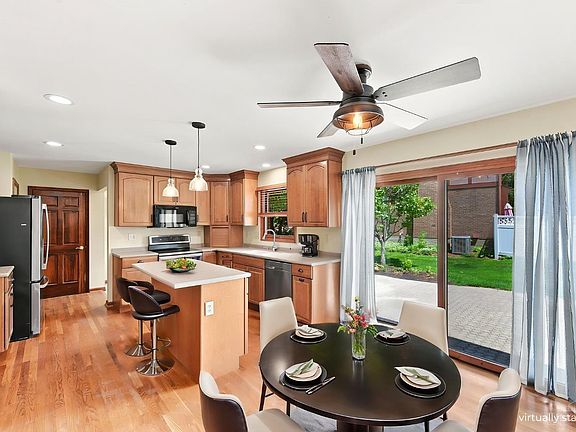 4th image of 6980 Dovehill Ln
