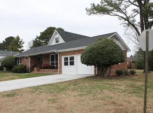 201 Nottingham Dr, Colonial Heights, VA 23834