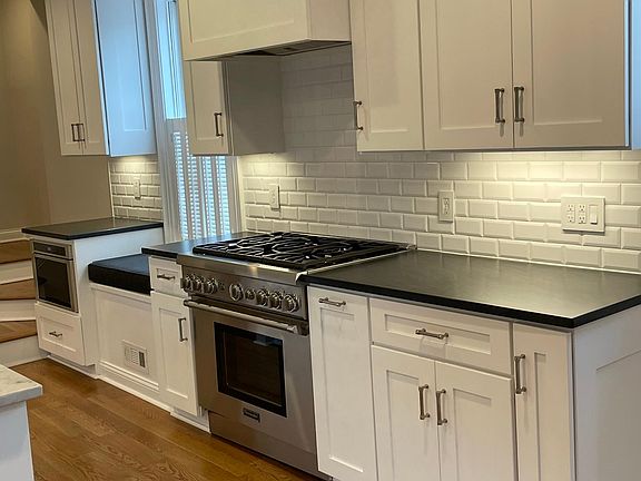 4th image of 626 S 5th St