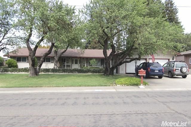 2nd image of 6912 Arrowwood Dr