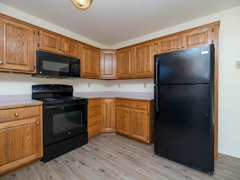 7900 E Saint Charles Rd — Photo 7