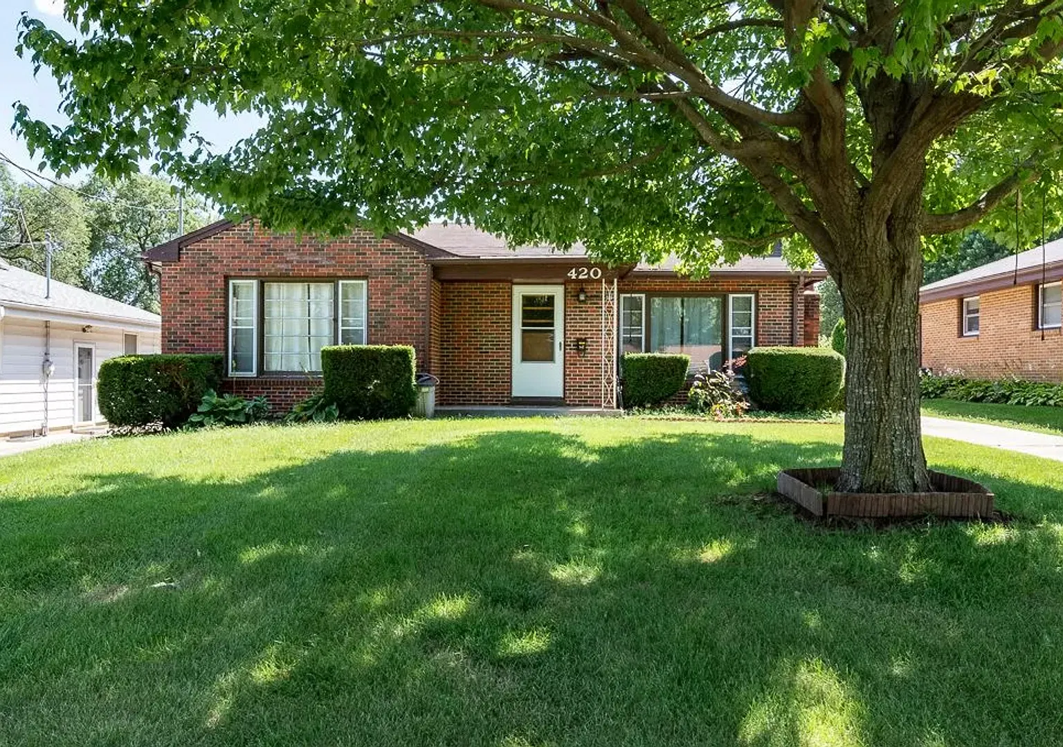 Updated 3 Bed Brick Home! — Photo 4