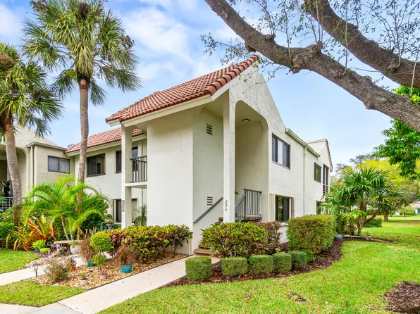 5687 Fairway Park Dr, Boynton Beach, FL