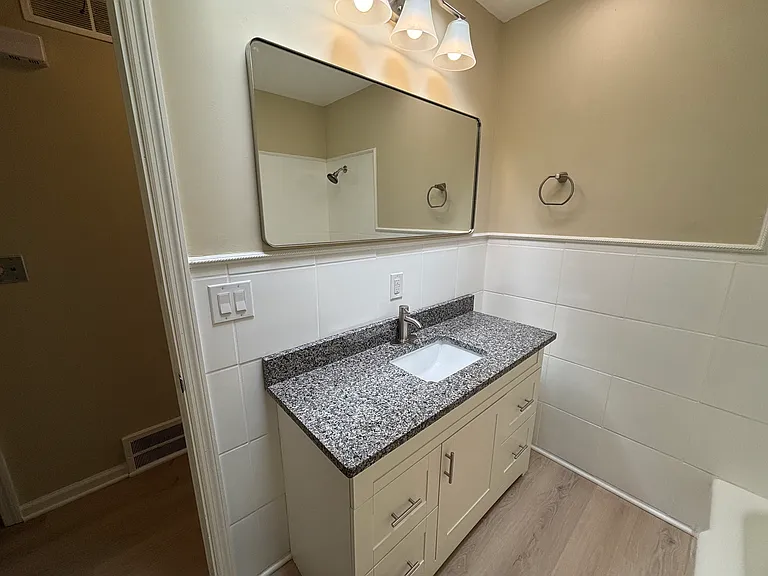 1112 S Washington Ave — Photo 9
