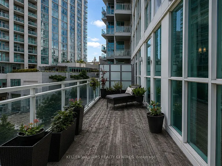 2067 Lake Shore Blvd W #205 — Photo 10