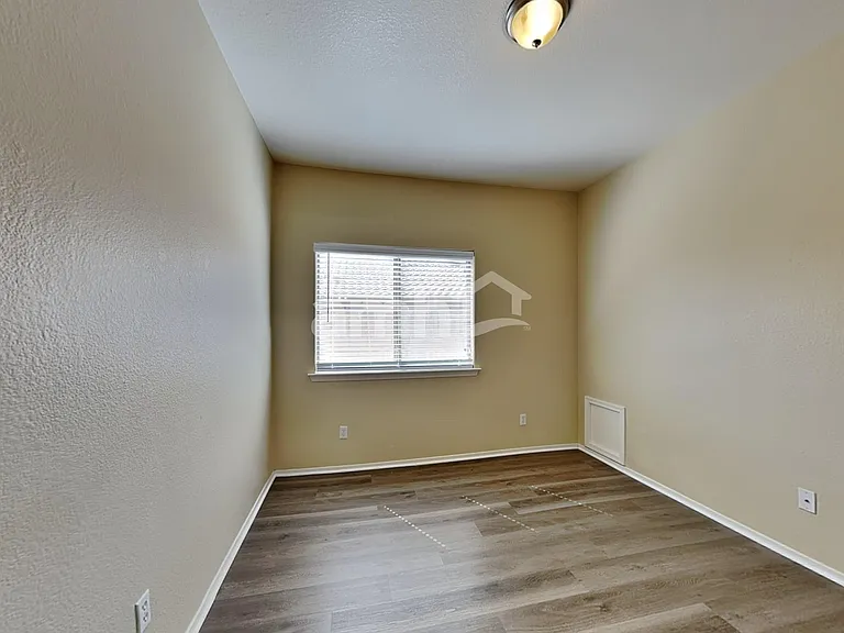 11852 W Cambridge Ave — Photo 20